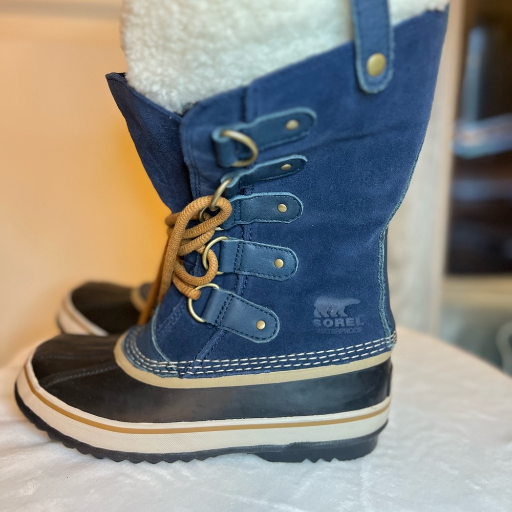 Sorel, Joan of Arctic blue suede winter boots